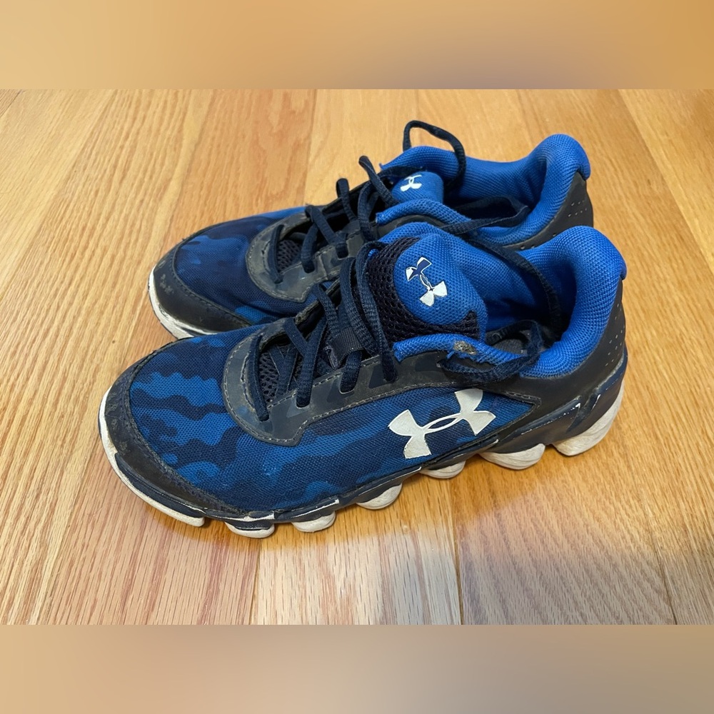 Under Armour kids shoes blue camouflage size 2 youth